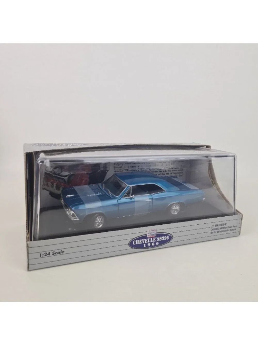 Classic Metal Works Collectible 1966 Chevelle SS 396 Blue 1:24 DieCast 10114